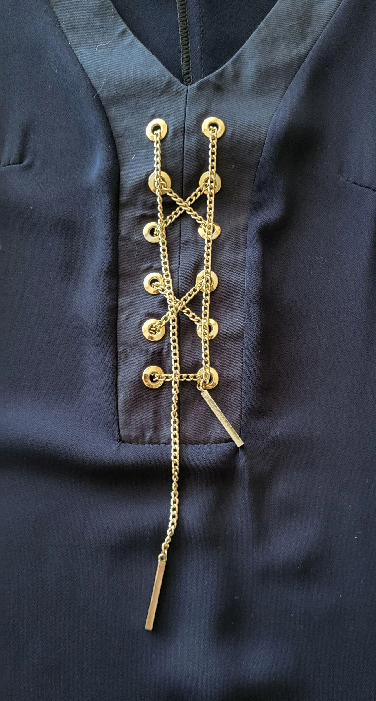 Nana Baila Vestido TFr38/TM-Marinho-Ombro com Volante & Corte Reto & Decote com Laço Dourado em OT – photo 9